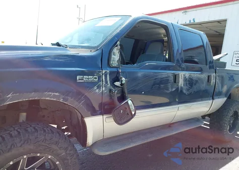2002 Ford F250 Super Duty из США, поврежденный, VIN 1FTNW21F82ED23253